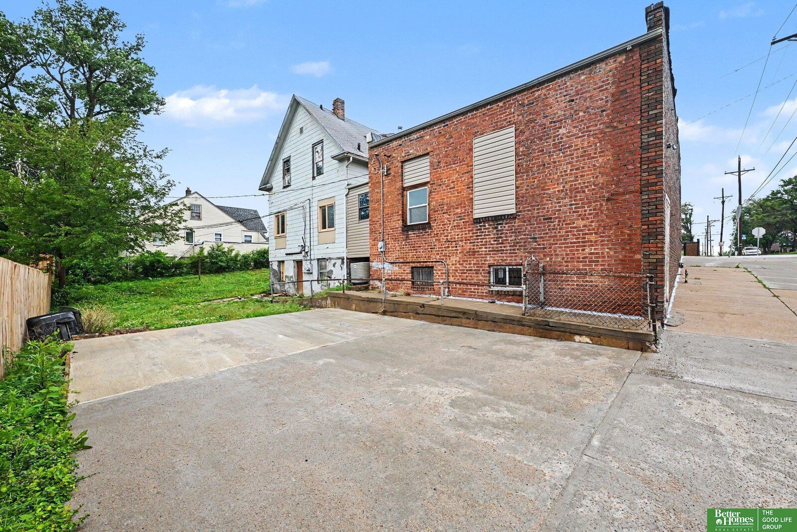Property Photo: 4201 Grand Avenue NE 68111