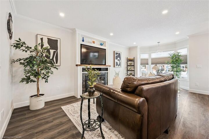 Property Photo:  67 Breckenridge Drive 102  ON N2B 3R8 