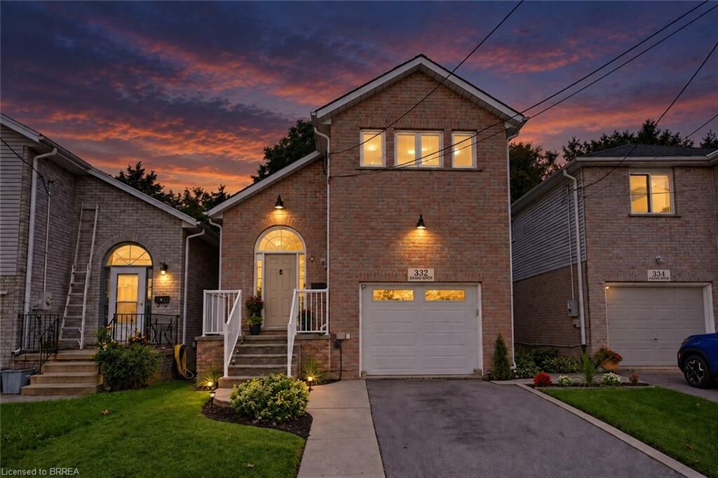 Property Photo:  332 Grand River Avenue  ON N3T 4Y8 