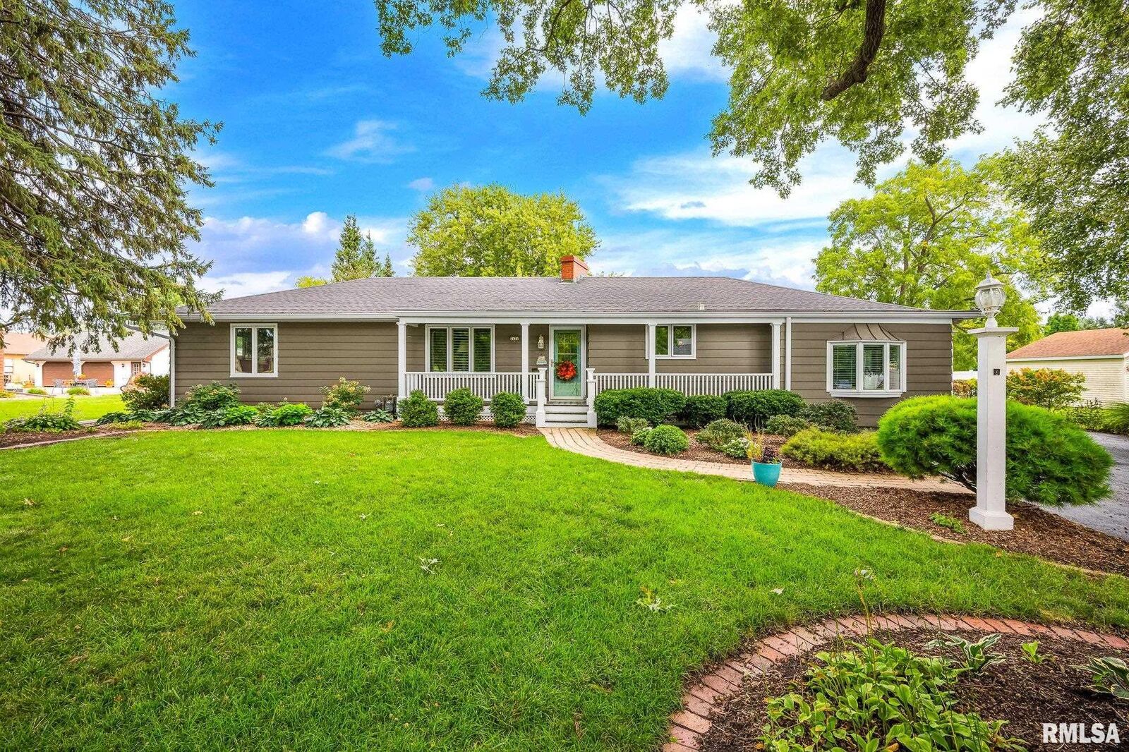 Property Photo: 2121 N Broad Street IL 61401