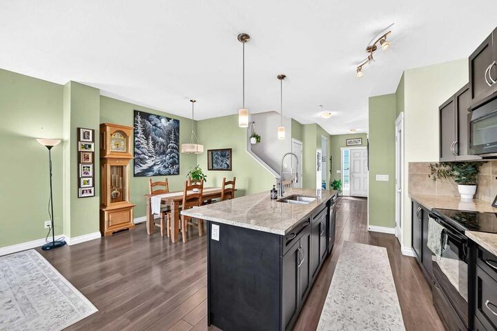 Property Photo:  10 Reunion Grove NW  AB T4B 0Z7 
