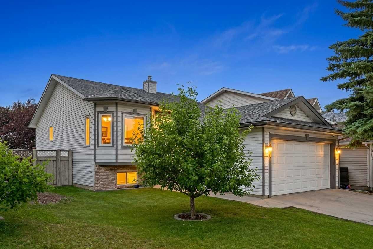 Property Photo:  940 Coventry Drive NE  AB T3K 4J6 
