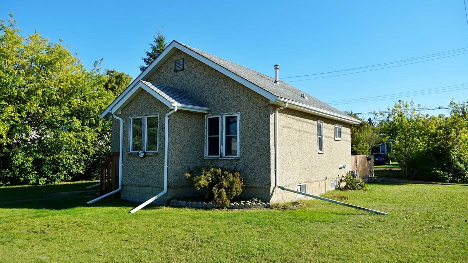 Property Photo:  4639 50 Avenue  AB T9X 1R7 