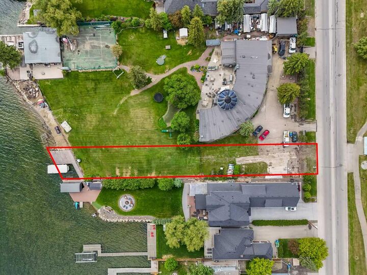 Property Photo:  492 West Chestermere Drive  AB T1X 1B3 