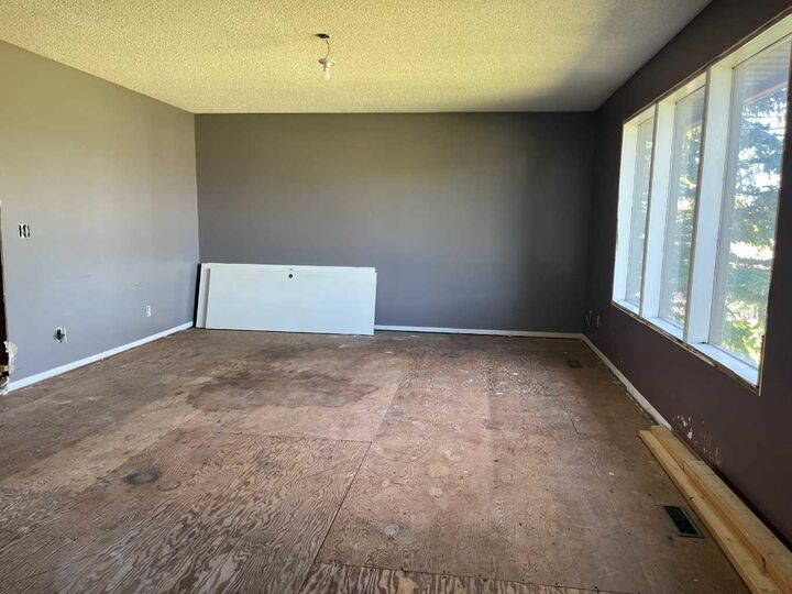 Property Photo:  310E 300 N  AB T0K 2S0 