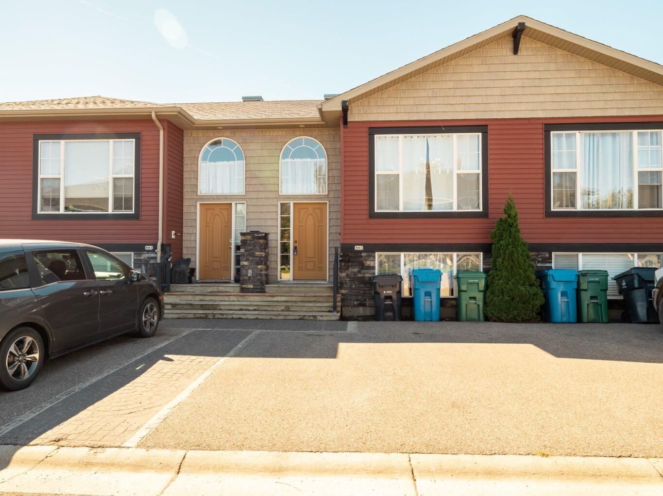 Property Photo:  885 Mount Sundance Manor W  AB T1J 1X7 