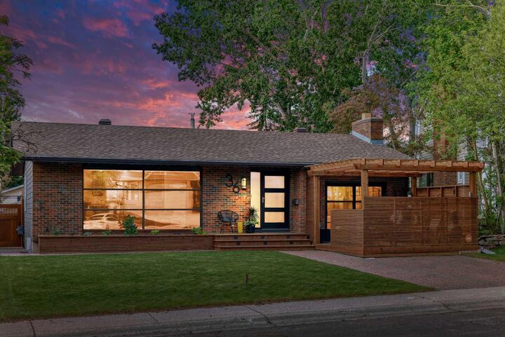 Property Photo:  36 Norseman Place NW  AB T2K 5M6 