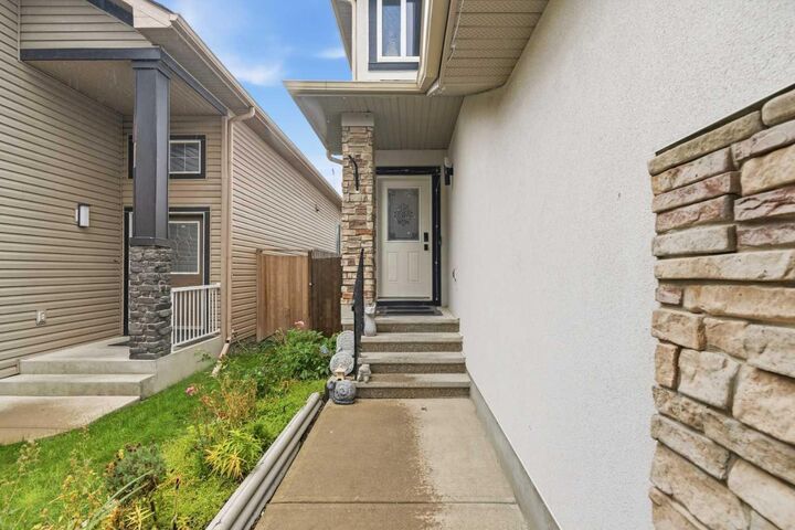 Property Photo:  126 Saddlecrest Way NE  AB T3J 5N2 