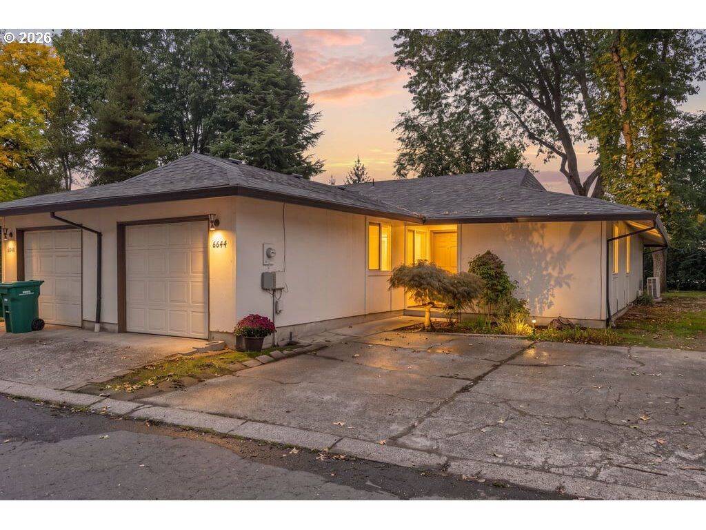 Property Photo: 6644 SW Sussex St OR 97008