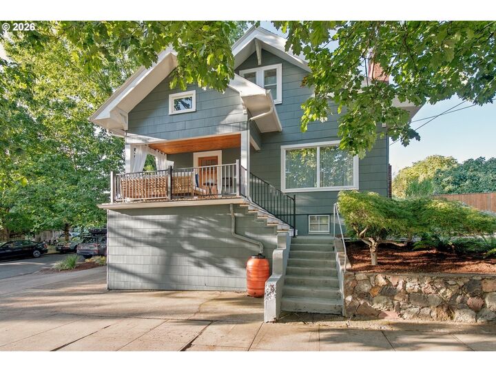 Property Photo: 703 SE Tenino St OR 97202