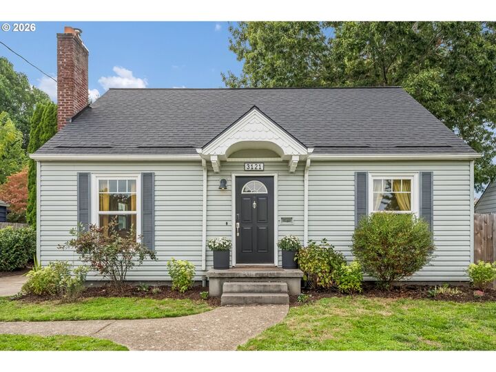 Property Photo: 3121 SE 75th Ave OR 97206