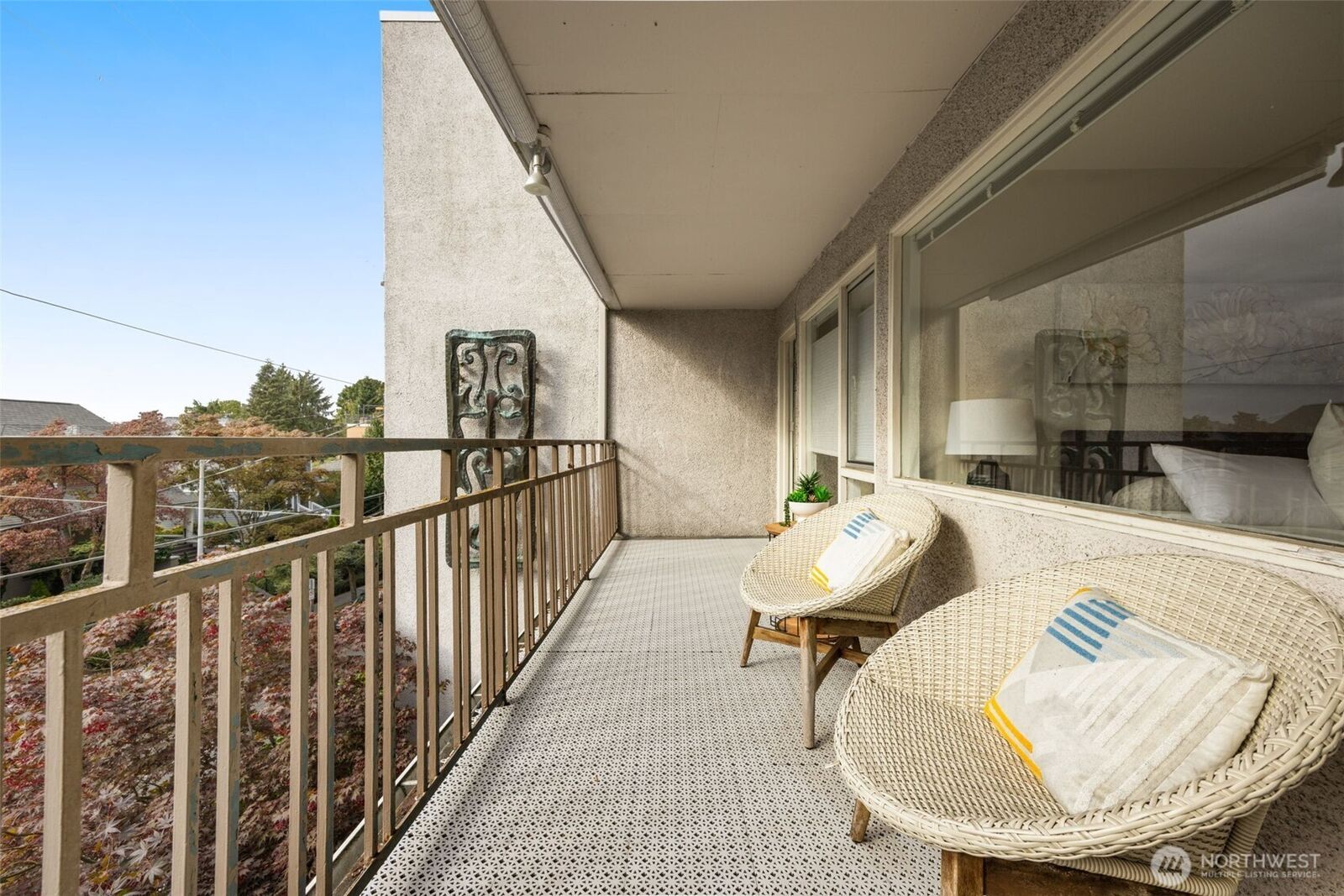 Property Photo: 632 13th Avenue E 12 WA 98112