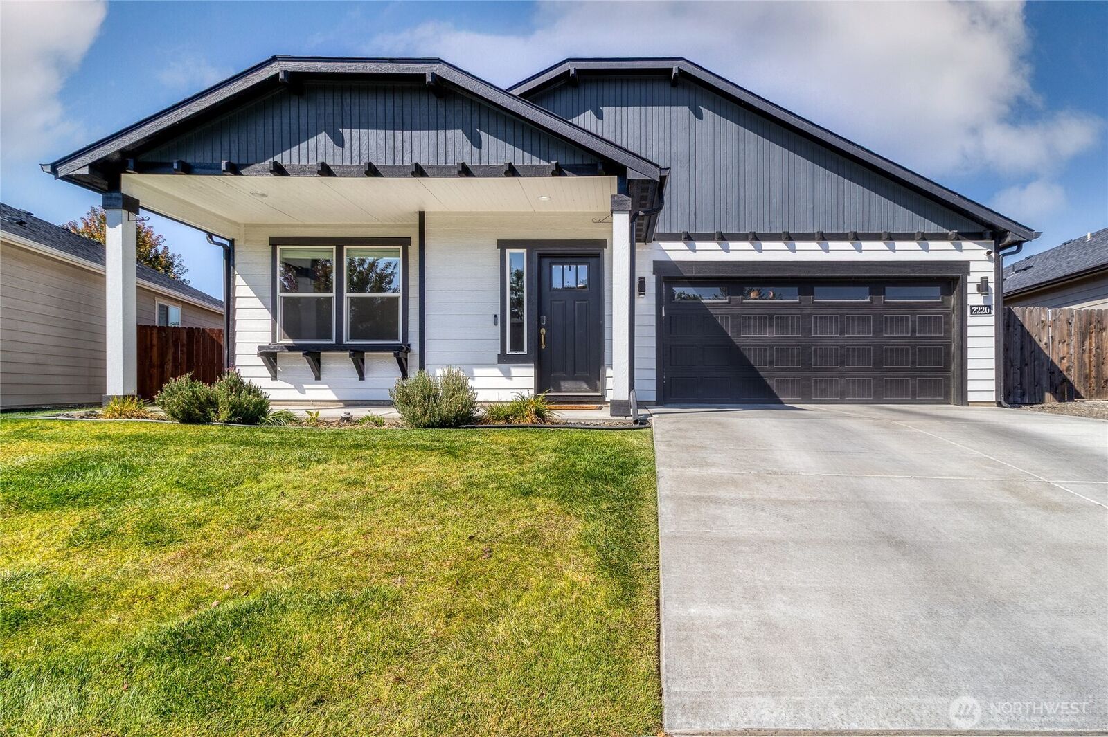 Property Photo: 2220 Leonard Drive WA 99362