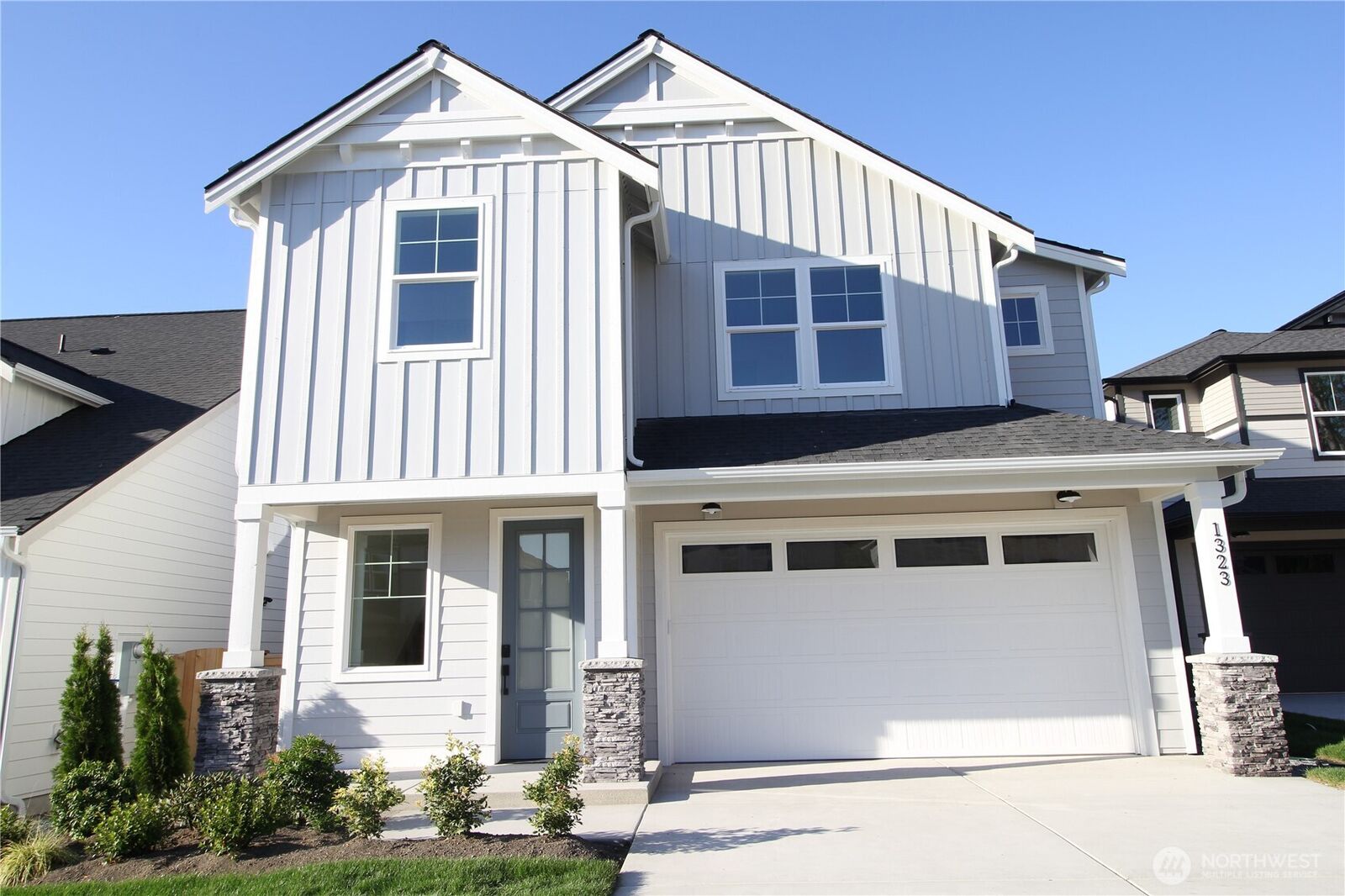 Property Photo: 1323 Ave A WA 98290