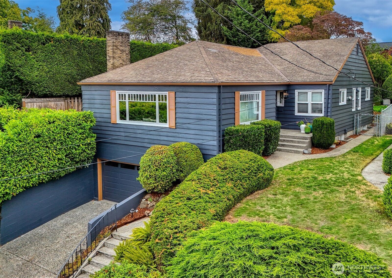 Property Photo: 916 Harvard Avenue E WA 98102