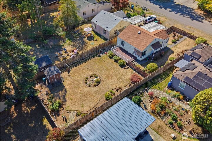 Property Photo:  11752  20th Avenue NE  WA 98125 