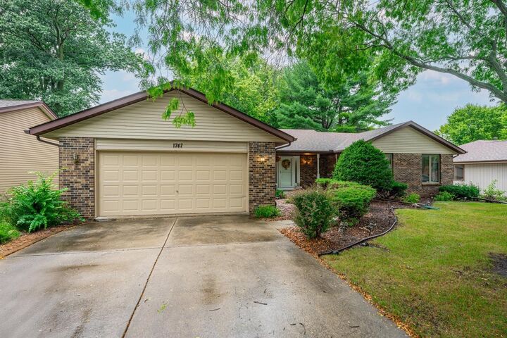 Property Photo:  1747 Arnold Avenue  IL 61108 