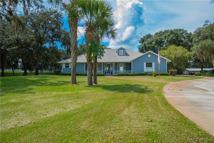 Property Photo: 210 N Horse Prairie Road FL 34450