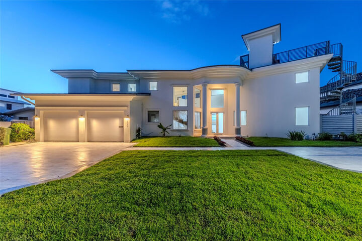 Property Photo: 2523 Castilla Isle FL 33301