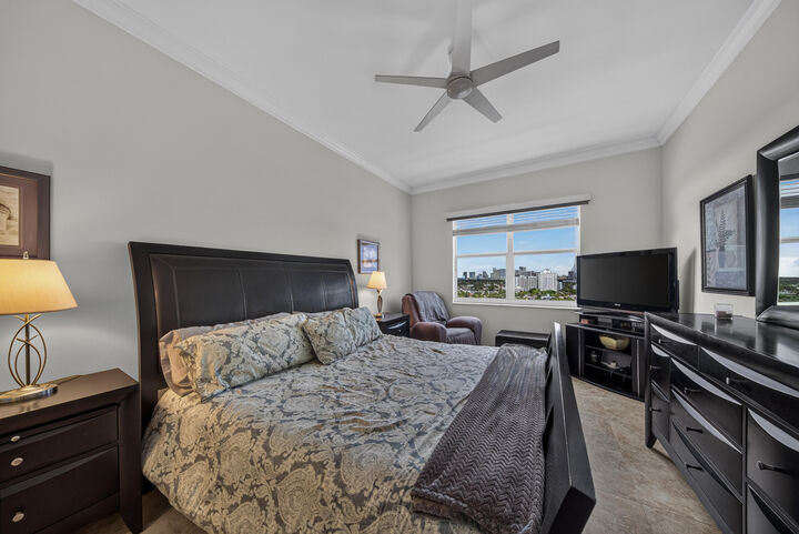 Property Photo:  1 Las Olas Circle 1507  FL 33316 