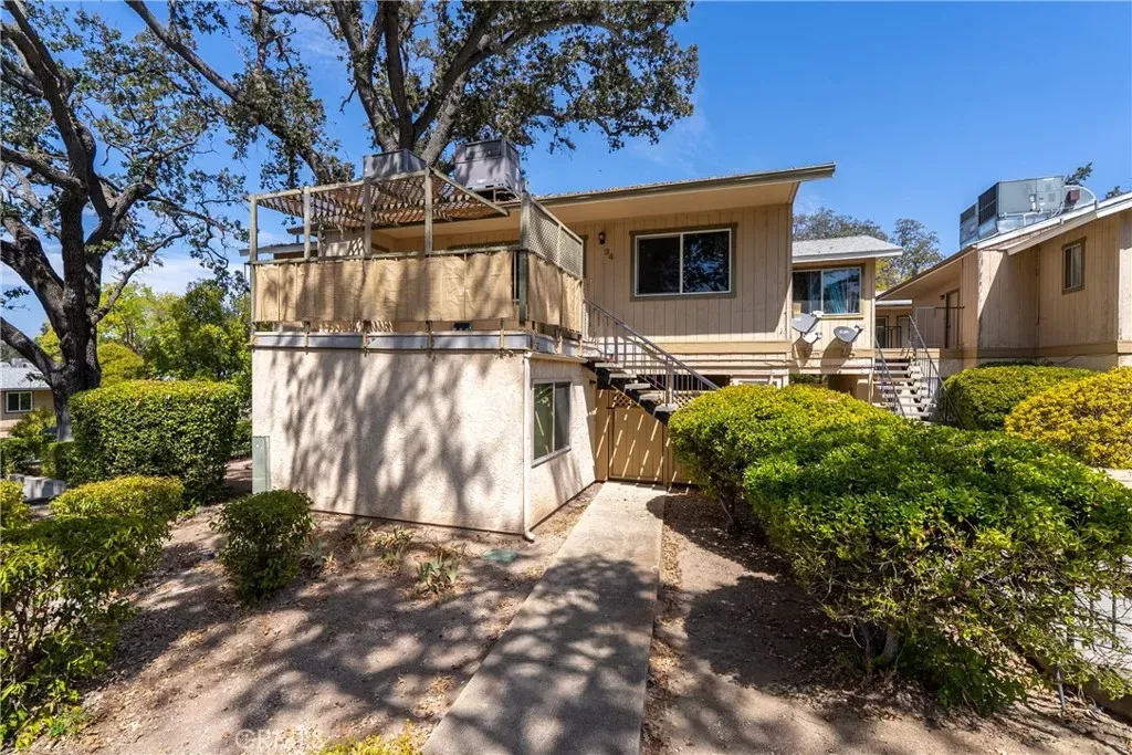 Property Photo:  5525 Capistrano  CA 93422 