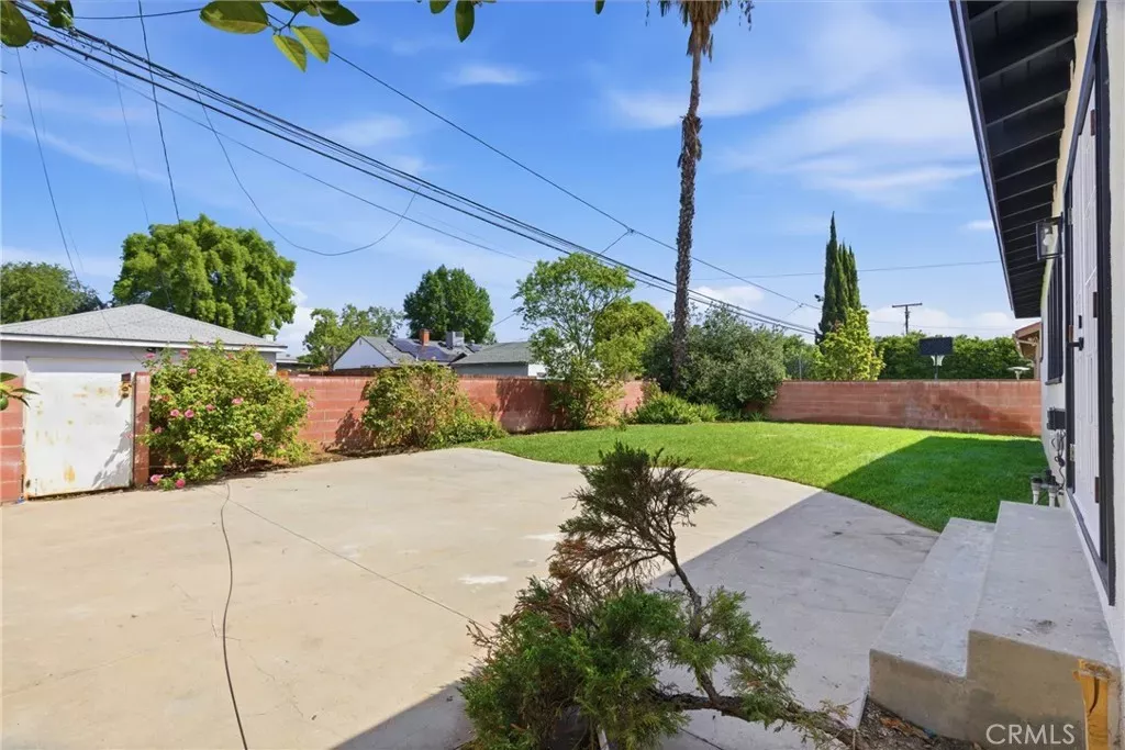 Property Photo:  16951 Friar  CA 91335 
