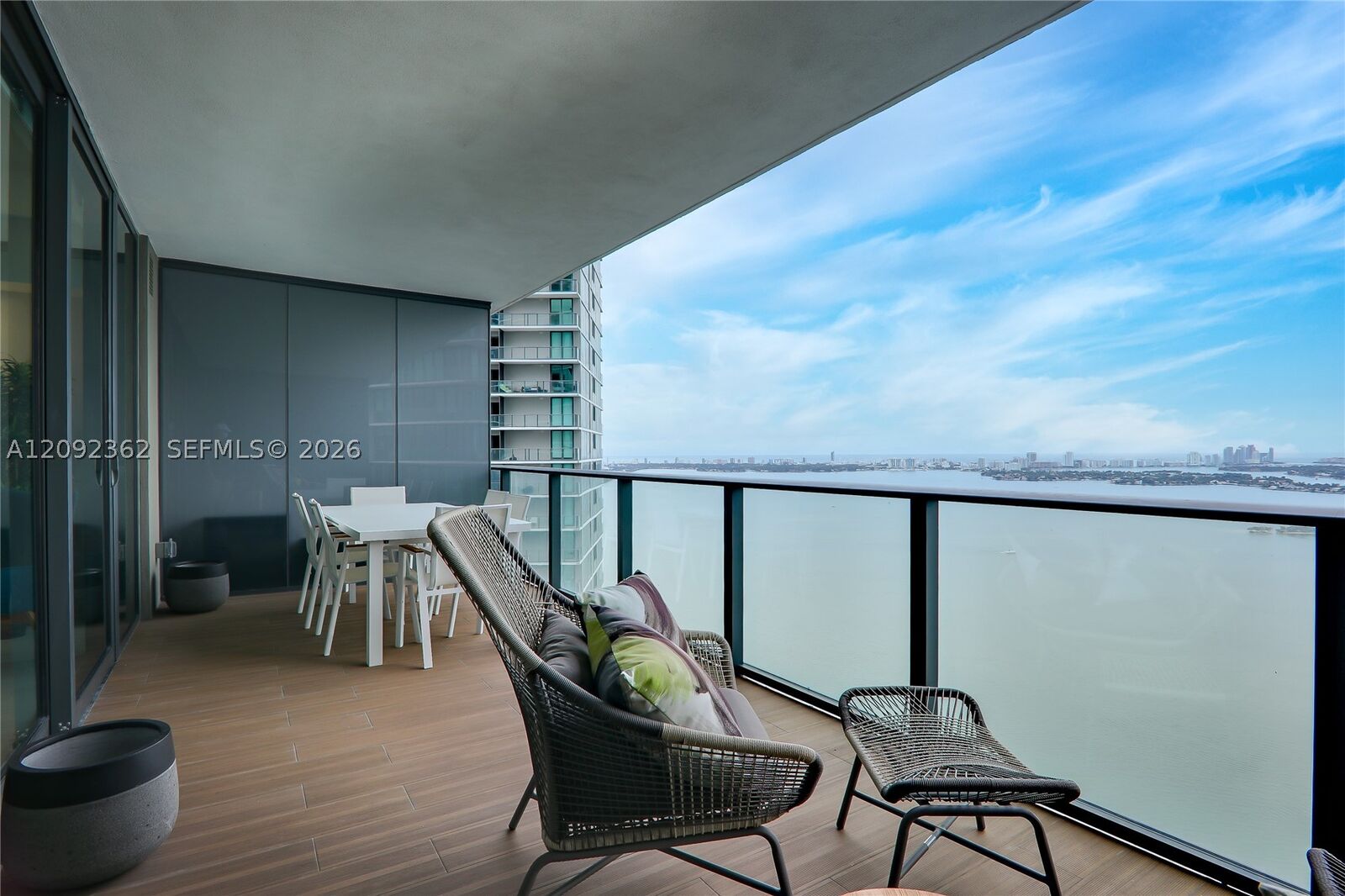 Property Photo: 650 NE 32nd St 4105 FL 33137