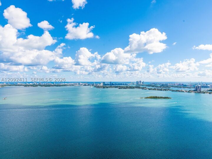 Property Photo:  650 NE 32 3302  FL 33137 