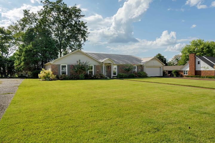 Property Photo:  2213 Finley Dr  AL 35630 