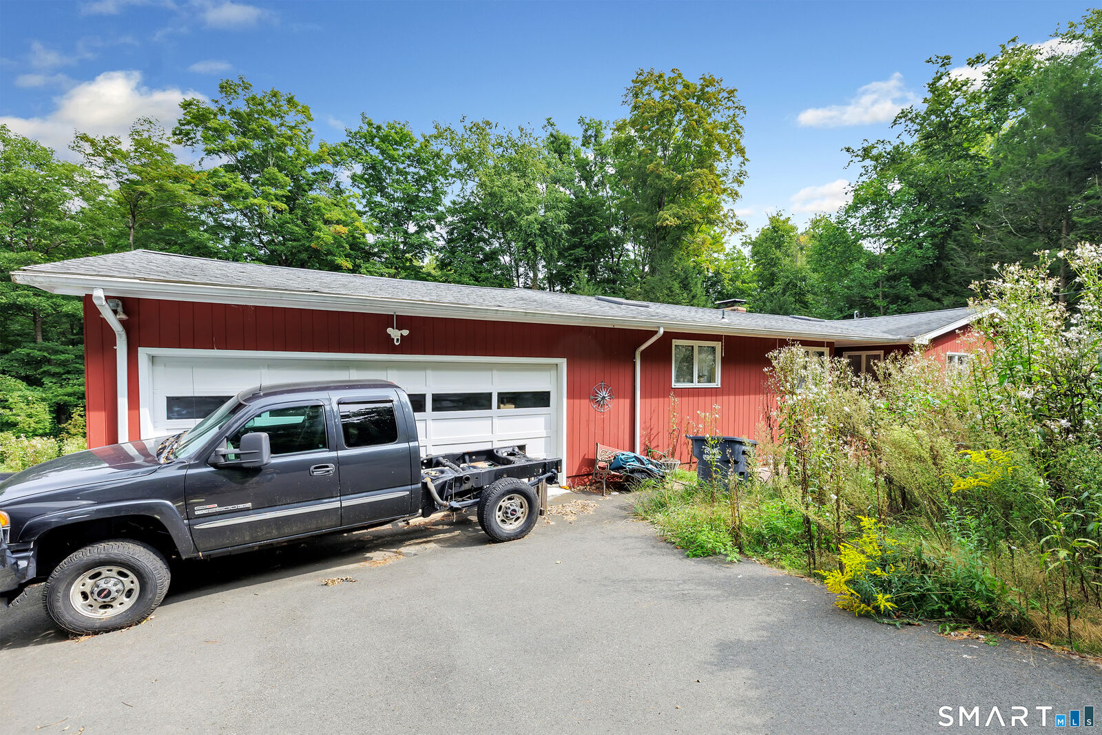 Property Photo:  75 Crestwood Road  CT 06524 