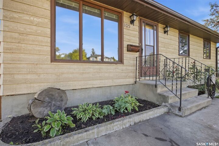 Property Photo:  105 Fitzgerald Street  SK S7N 2A6 