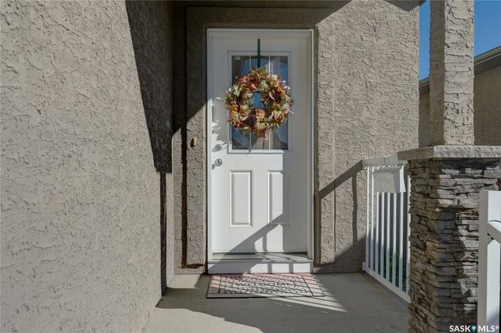 Property Photo:  4826 Mazinke Crescent  SK S4X 4V1 
