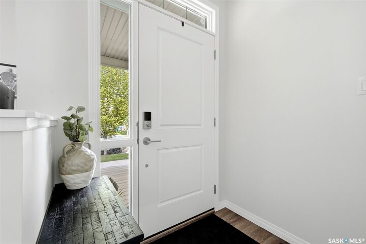 Property Photo:  5109 Buckingham Drive E  SK S4V 3S3 