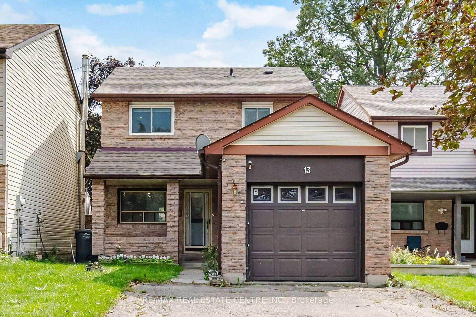 Property Photo:  13 Dalzell Avenue  ON L6Z 1H1 