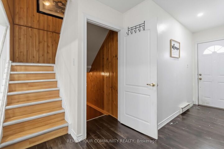 Property Photo: 11 Grantbrook Court ON L6S 2K8