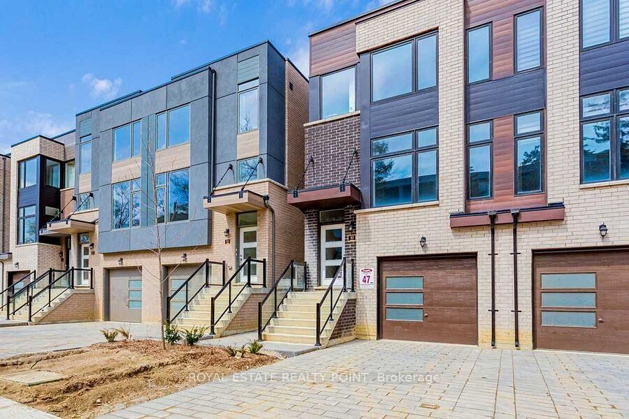 Property Photo:  10 Creekbank Road Main  ON M6L 0A4 