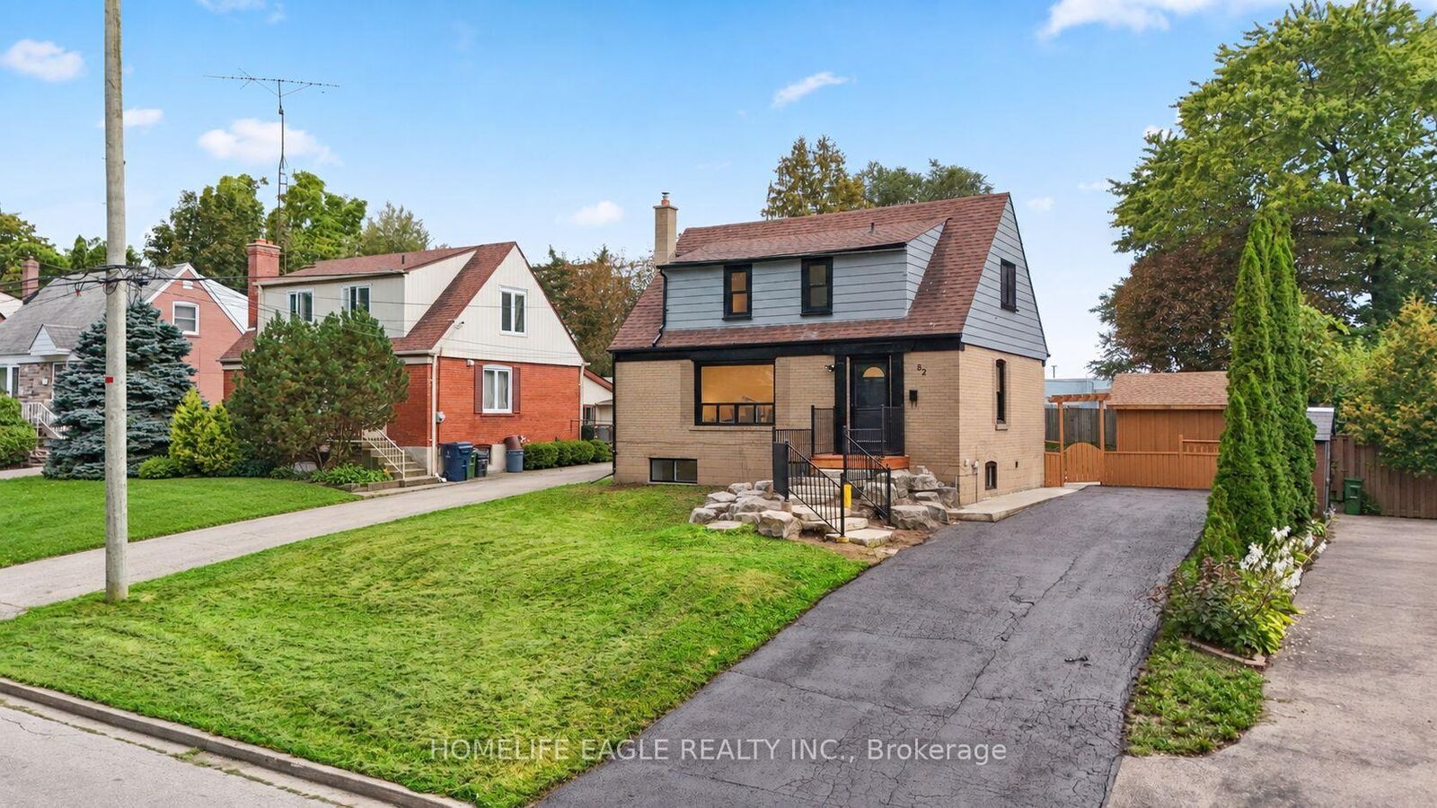 Property Photo:  82 Scarborough Heights Boulevard  ON M1M 2V4 