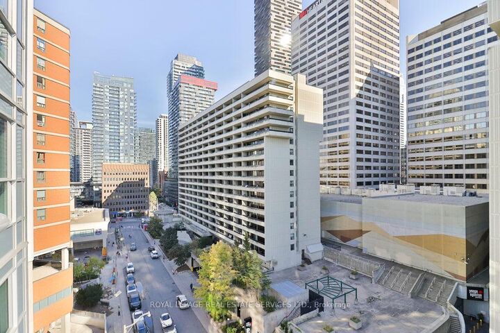 Property Photo:  58 Orchard View Boulevard 908  ON M4R 0A2 