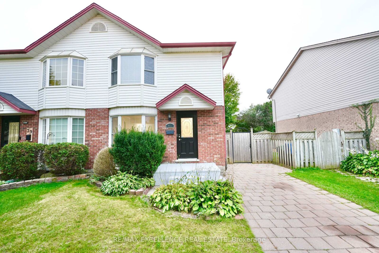 Property Photo:  41 Roman Crescent  ON N5V 4W4 