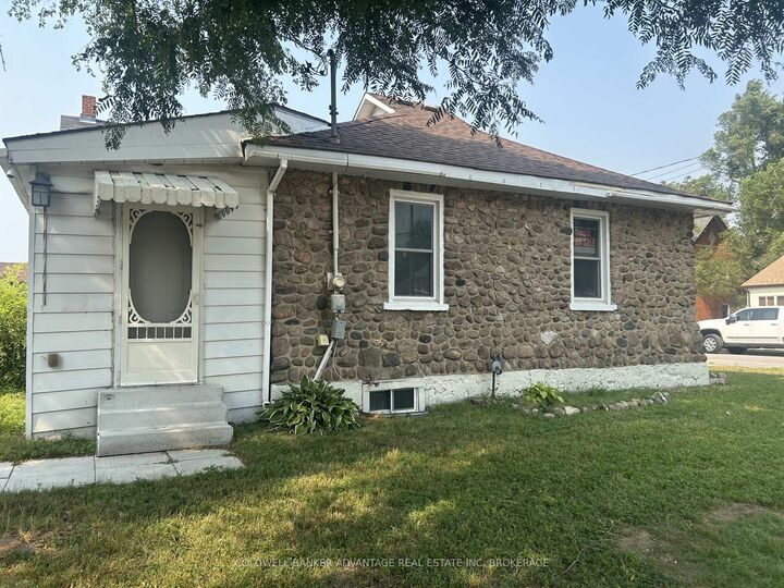 Property Photo: 36 Sanford Street ON L4N 3C2