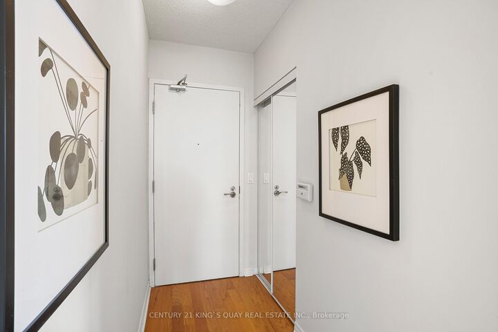 Property Photo: 2240 Lake Shore Boulevard W 2904 ON M8V 0A9