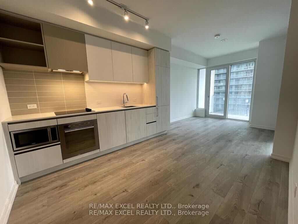 Property Photo:  7890 Jane Street 1211  ON L4K 2M7 