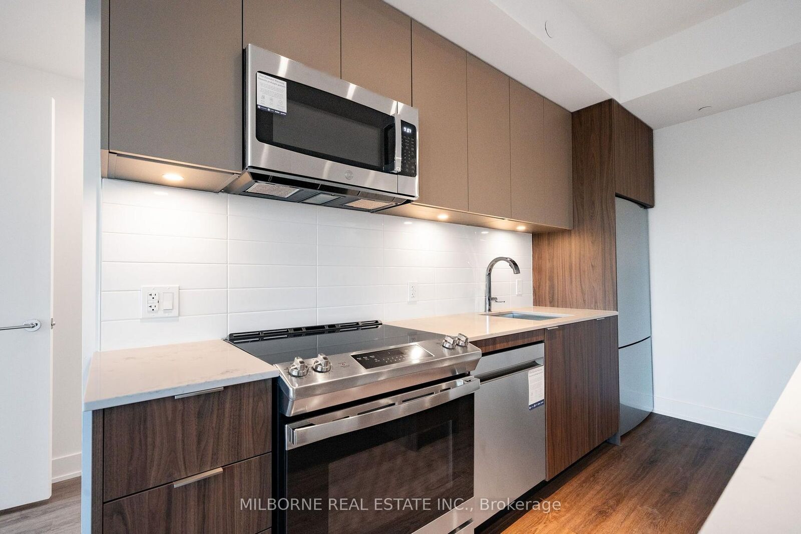 Property Photo:  500 Upper Wellington Street 520  ON L9A 0C7 