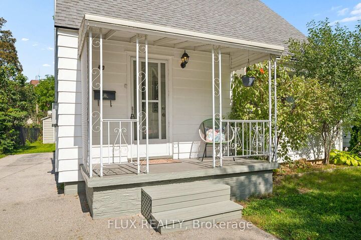 Property Photo: 40 Perth Road ON N2M 3G5