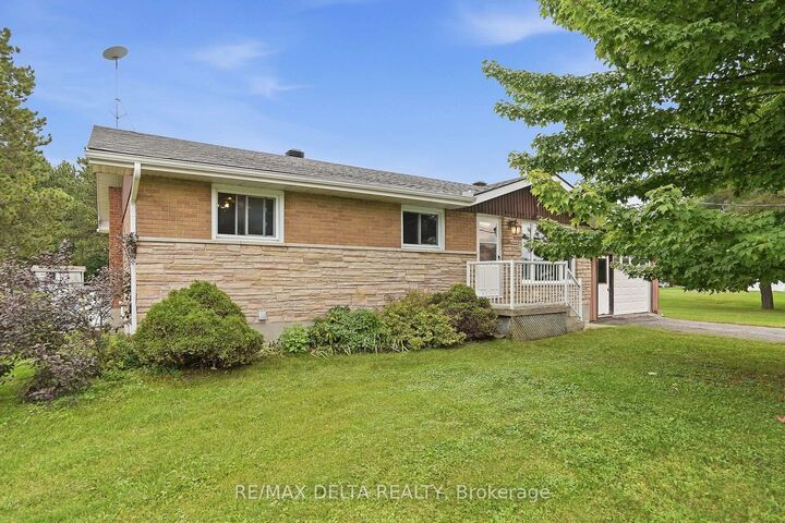 Property Photo:  836 Cartier Street  ON K0B 1C0 