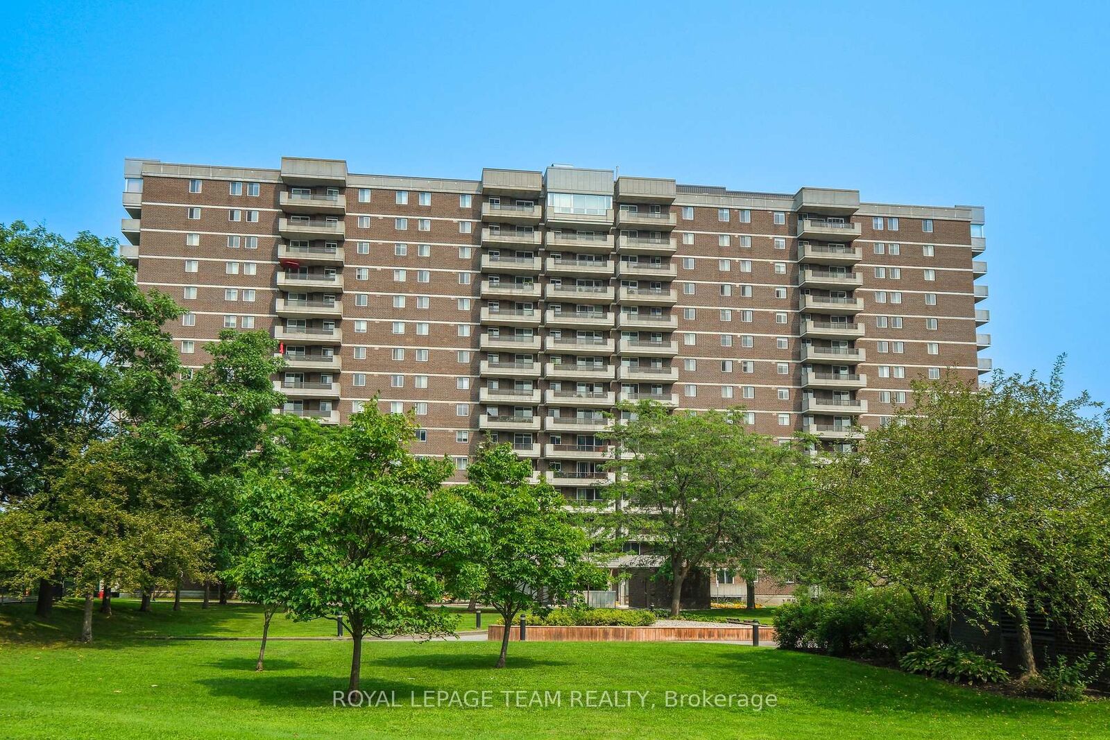 Property Photo: 1705 Playfair Drive 1001 ON K1H 8P6