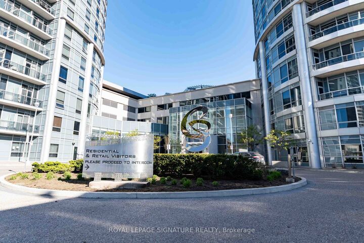 Property Photo:  135 Village Green Square 1423  ON M1S 0G4 
