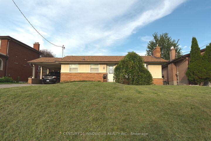 Property Photo:  89 Thickson Road S  ON L1N 2C7 