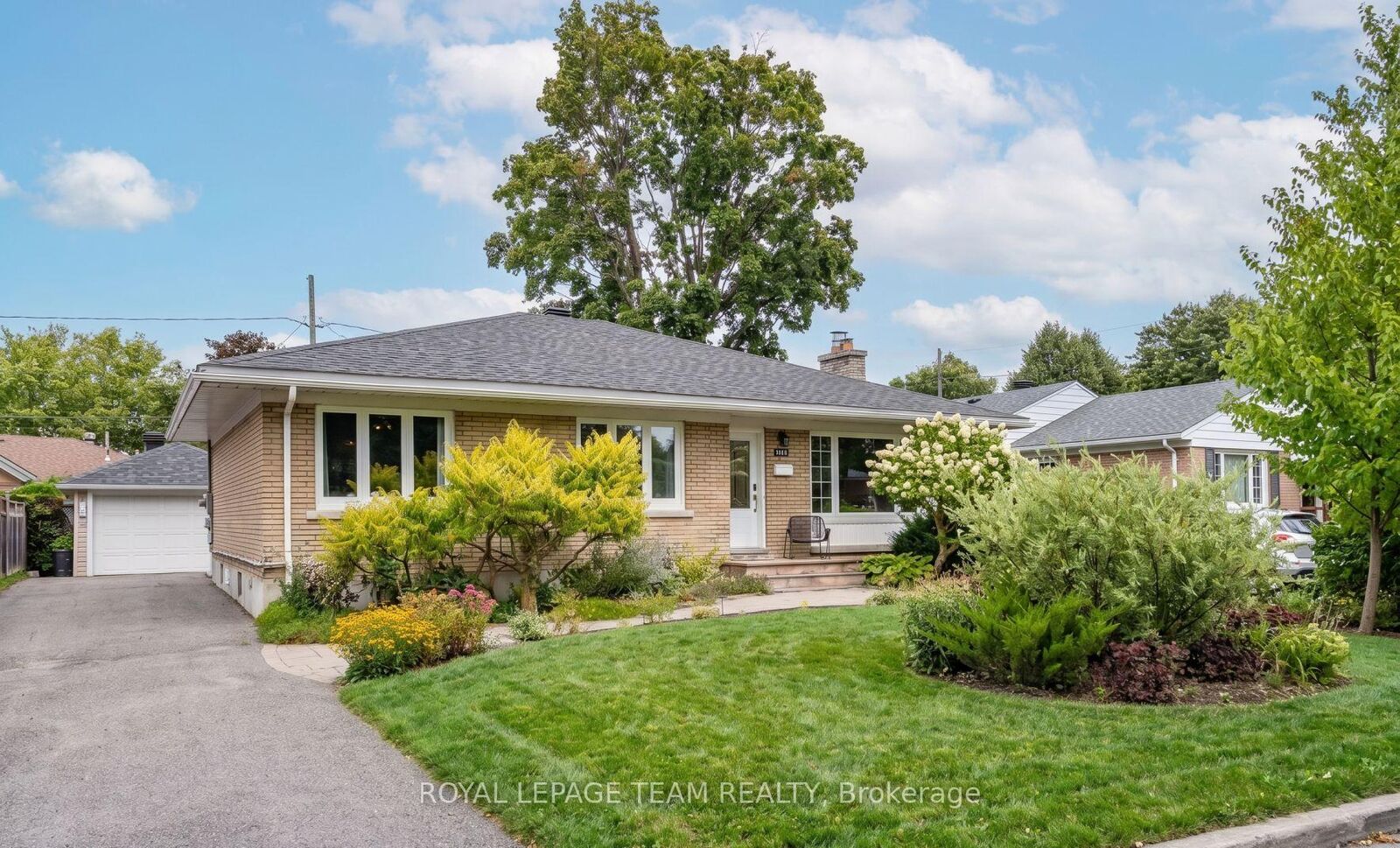 Property Photo:  2149 Dublin Avenue  ON K2C 0X7 