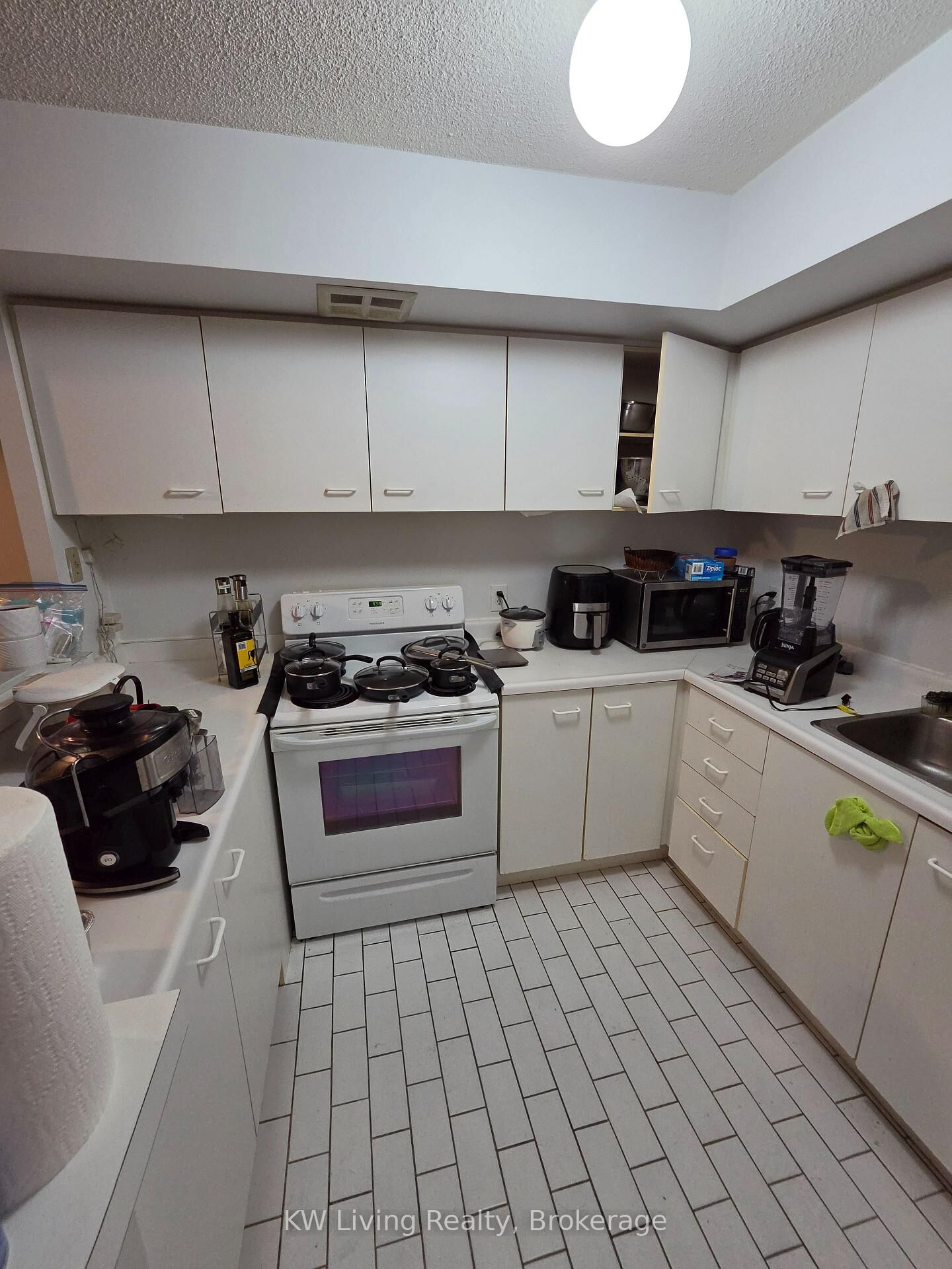 Property Photo: 25 The Esplanade N/A 2007 ON M5E 1W5